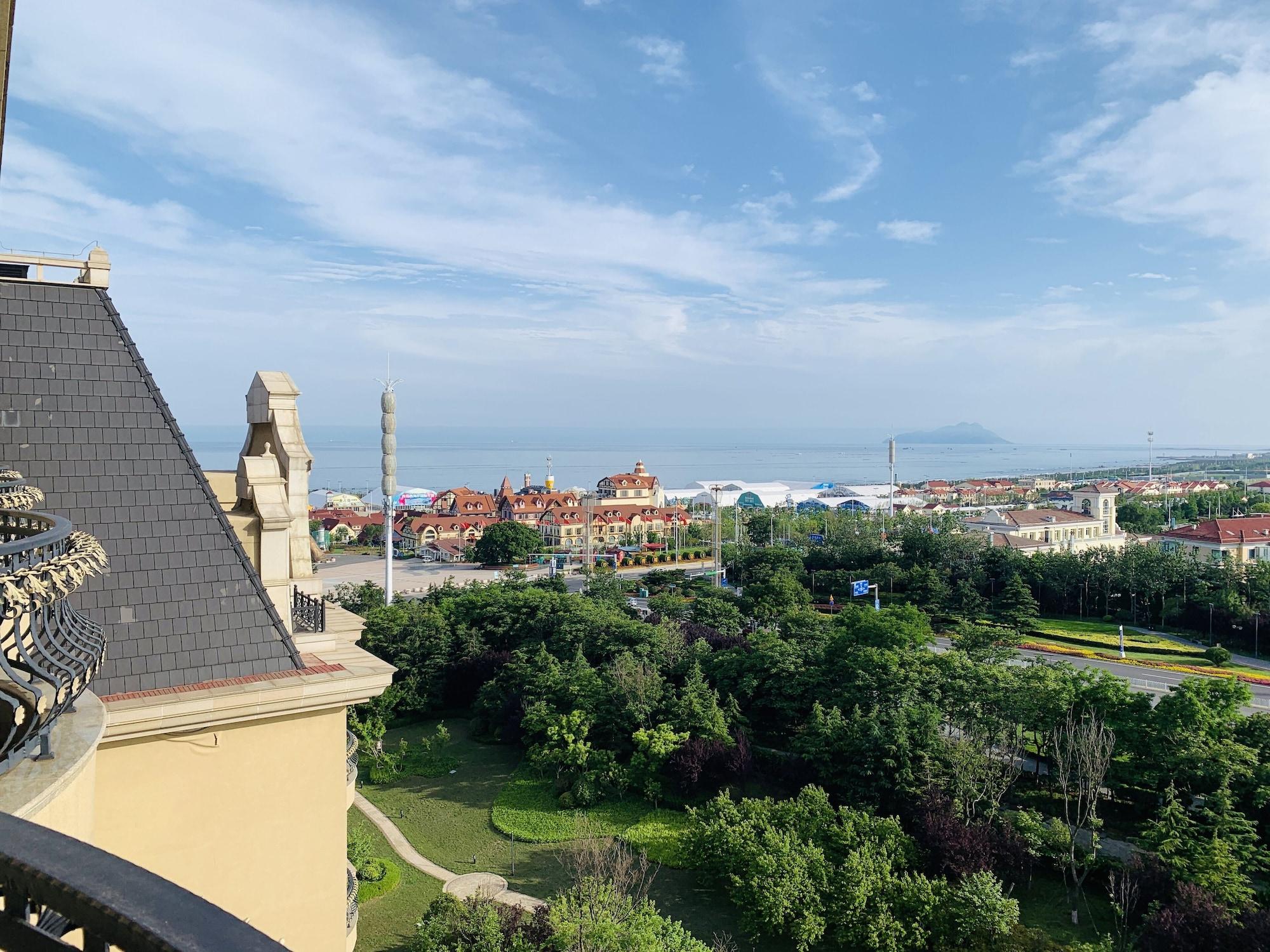 Hilton Qingdao Golden Beach - Beer Halls Buitenkant foto