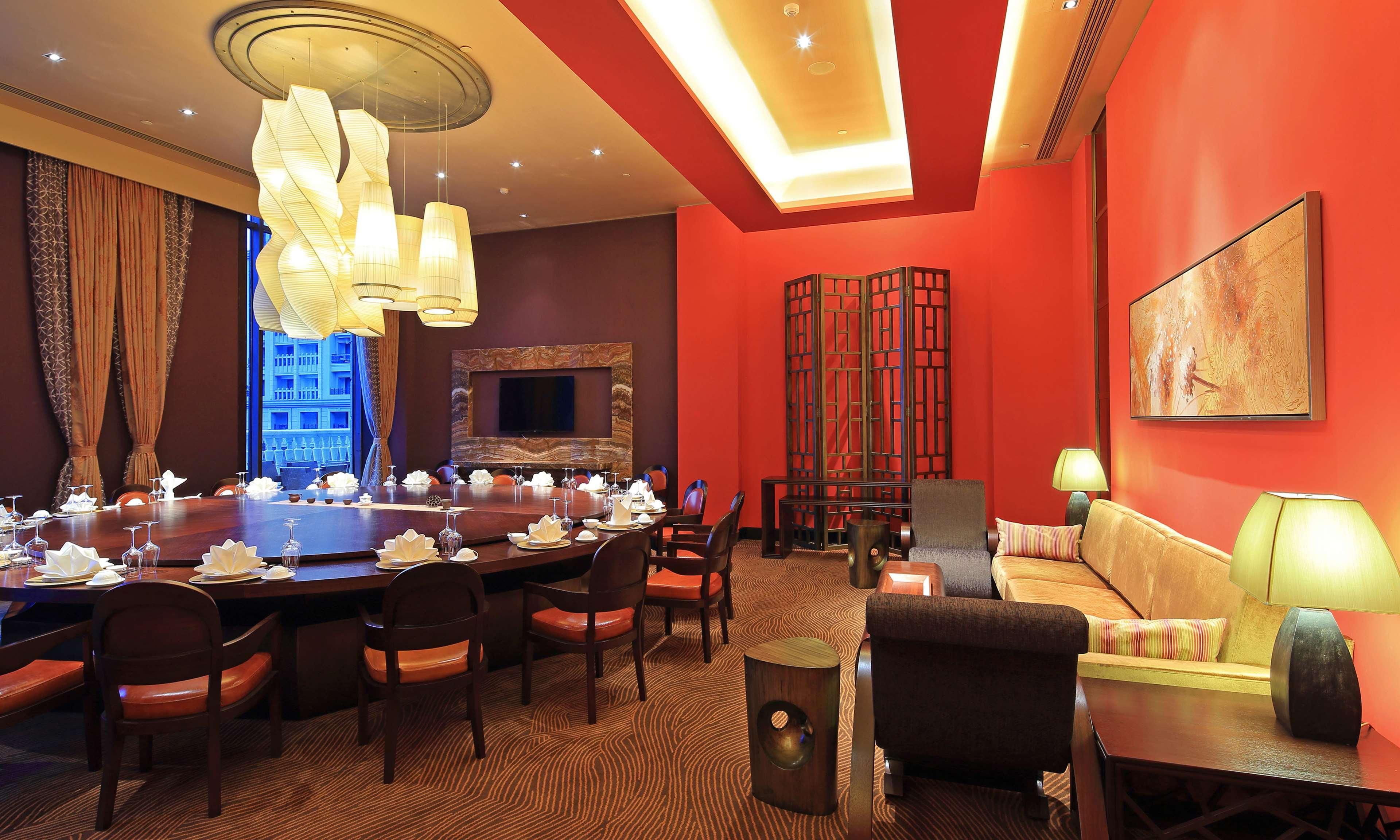 Hilton Qingdao Golden Beach - Beer Halls Buitenkant foto